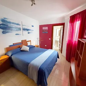 Habitación Doble Con Baño Privado En Tenerife, Canary Islands Habitación en casa particular